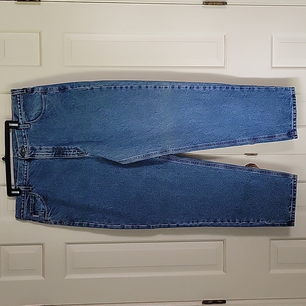 Carhartt men's lighter wash relaxed fit jeans sz 42x32 (actual 41x32)